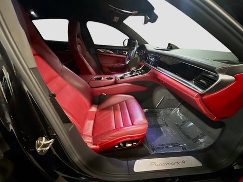 Used 2018 Porsche Panamera 4 w/ Premium Package AWD/4WD image 23