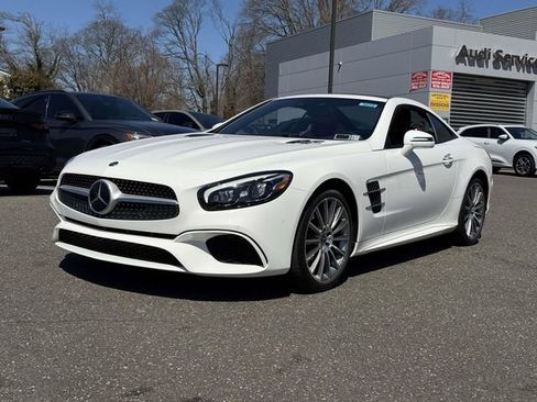 Used 2018 Mercedes-Benz SL 550 image 3
