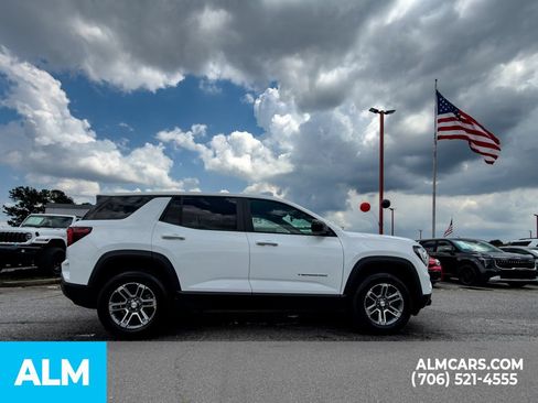 Used 2025 GMC Terrain Elevation AWD/4WD image 9