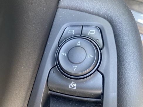 Used 2021 GMC Yukon SLT AWD/4WD image 16