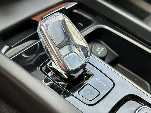 Certified 2023 Volvo XC60 B5 Ultimate AWD/4WD image 26