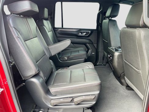 Used 2023 Chevrolet Suburban RST w/ Luxury Package image 29