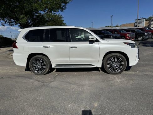 Used 2020 Lexus LX 570 4WD w/ Luxury Package image 5