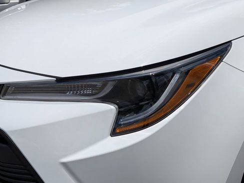 Used 2025 Toyota Corolla LE FWD image 31