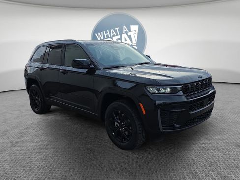 New 2026 Jeep Grand Cherokee Altitude AWD/4WD image 1