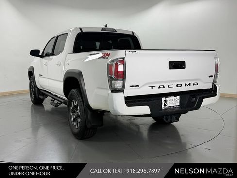 Used 2020 Toyota Tacoma TRD Off-Road w/ TRD Premium Off Road Package AWD/4WD image 8