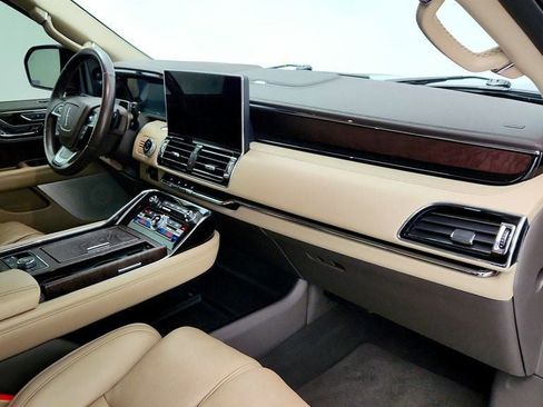 Used 2022 Lincoln Navigator Reserve image 25