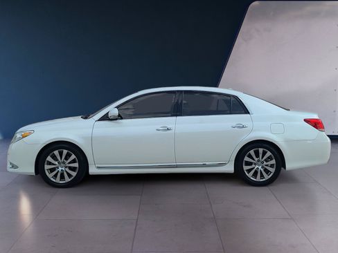 Used 2011 Toyota Avalon Limited FWD image 2