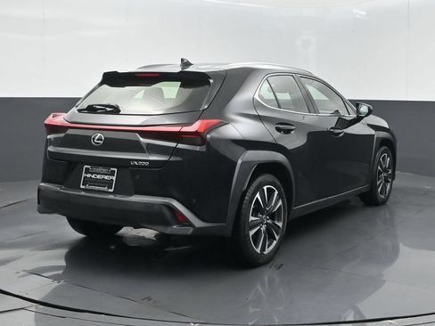 Used 2021 Lexus UX 200 w/ Accessory Package (Z2) FWD image 7