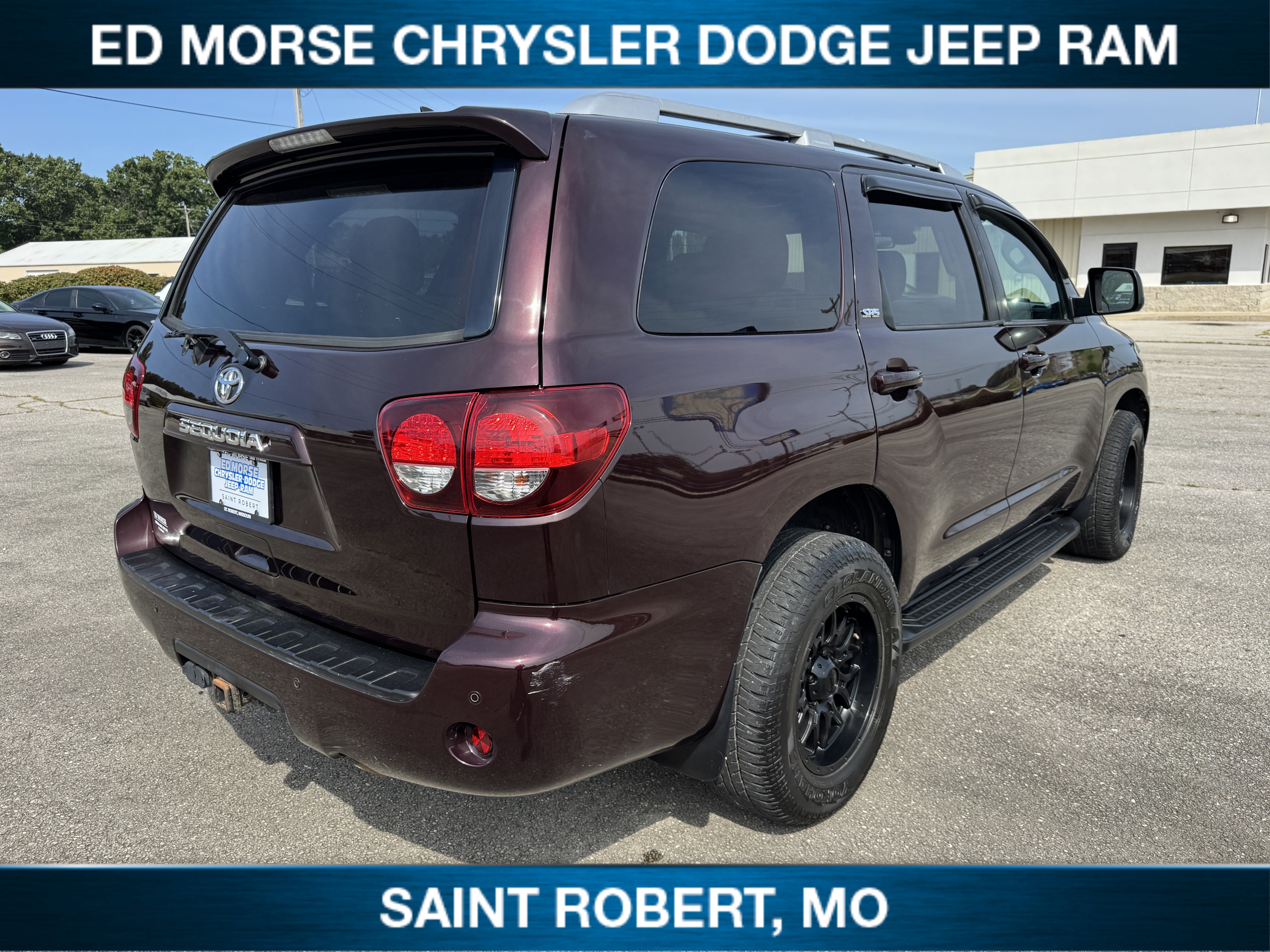 Used 2019 Toyota Sequoia SR5 AWD/4WD image 6