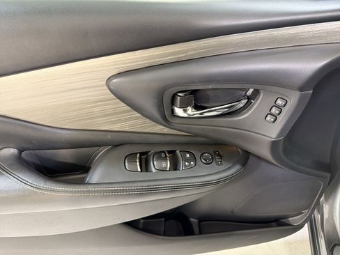 Used 2018 Nissan Murano Platinum image 12