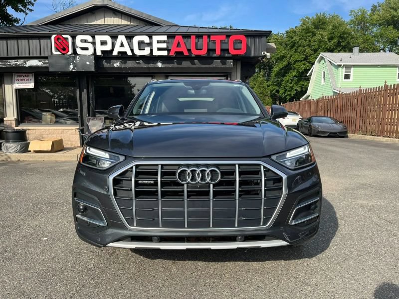 Used 2023 Audi Q5 2.0T Premium Plus w/ Premium Plus Package AWD/4WD image 2