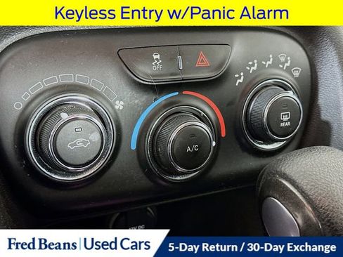 Used 2015 Dodge Dart SE w/ Convenience Group image 18