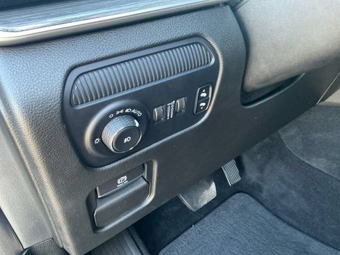 Used 2022 Jeep Wagoneer Series III w/ Flexible Seating Group AWD/4WD image 23
