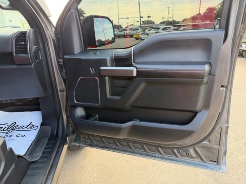 Used 2019 Ford F150 Lariat w/ Equipment Group 502A Luxury AWD/4WD image 17