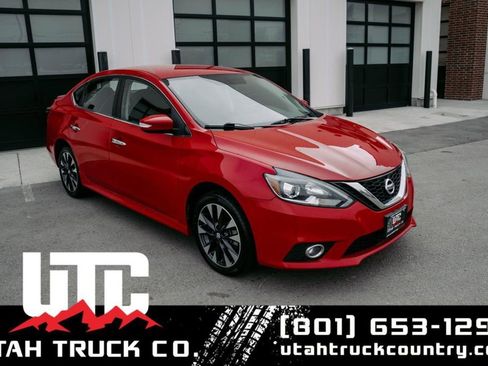 Used 2018 Nissan Sentra SR image 1