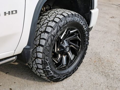 Used 2021 Chevrolet Silverado 2500 High Country w/ Z71 Off-Road Package image 60