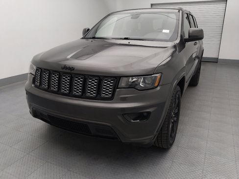 Used 2020 Jeep Grand Cherokee Altitude AWD/4WD image 15