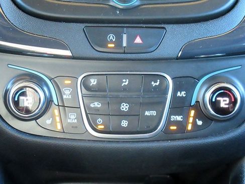 Used 2023 Chevrolet Equinox RS FWD image 32