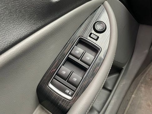 Used 2017 Chevrolet Impala LT image 20