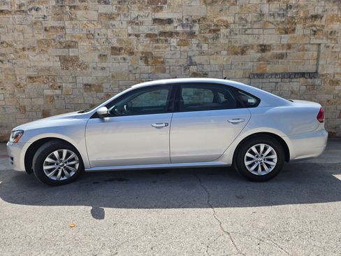 Used 2012 Volkswagen Passat 2.5 S FWD image 1