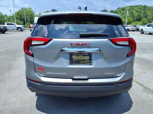 Used 2024 GMC Terrain SLE w/ Driver Convenience Package AWD/4WD image 16