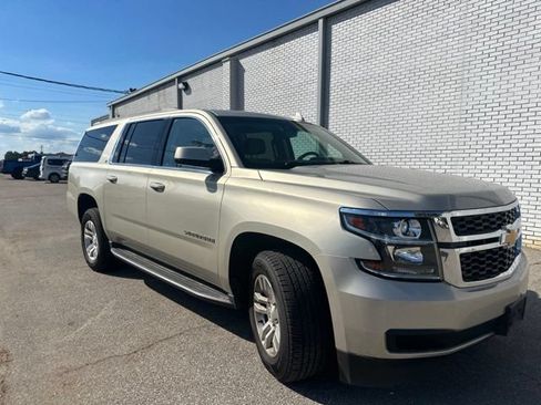 Used 2016 Chevrolet Suburban LT AWD/4WD image 4