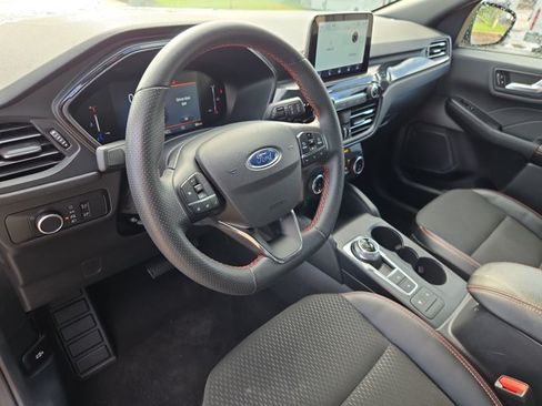 Used 2025 Ford Escape ST-Line AWD/4WD image 10