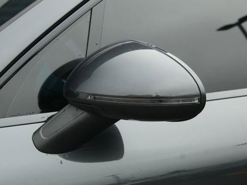 Used 2018 Porsche Macan S image 14