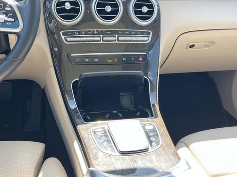 Used 2022 Mercedes-Benz GLC 300 image 18