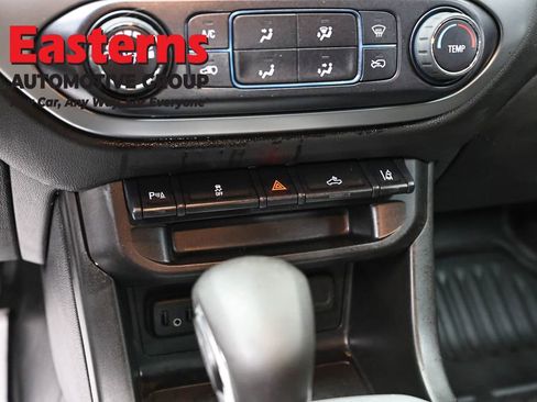 Used 2022 Chevrolet Colorado LT w/ Fleet Safety Package RWD image 21