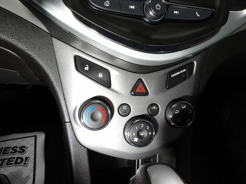 Used 2019 Chevrolet Sonic LT FWD image 15