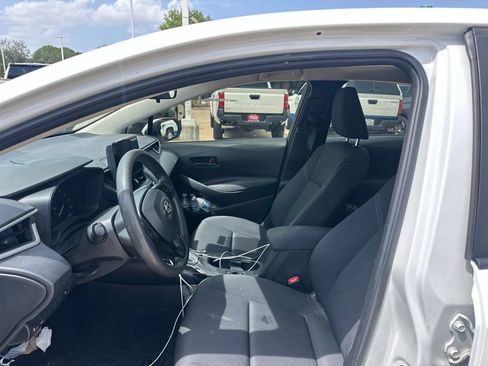 Used 2024 Toyota Corolla LE FWD image 6