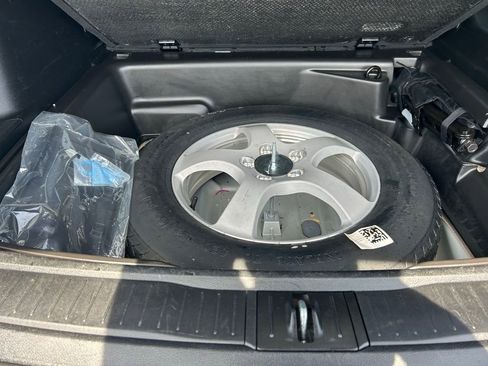 Used 2023 Jeep Grand Cherokee Limited RWD image 14