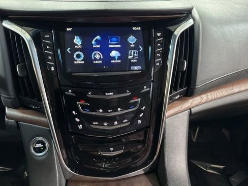 Used 2017 Cadillac Escalade Premium Luxury image 24
