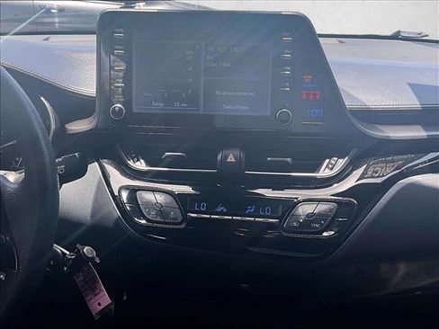 Used 2019 Toyota C-HR LE FWD image 8