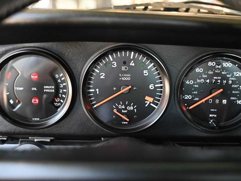 Used 1987 Porsche 911 Carrera RWD image 18