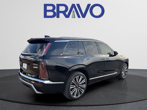 New 2026 Cadillac Vistiq Premium Luxury w/ LPO, Floor Liner Package image 4