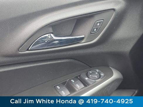 Used 2024 Chevrolet Trax RS w/ Sunroof Package image 28