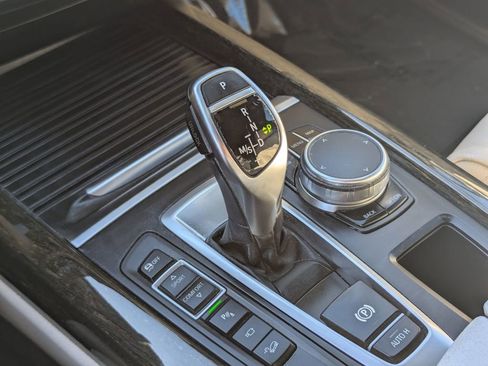 Used 2018 BMW X5 xDrive35i w/ M Sport Package image 19