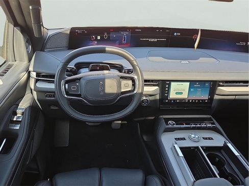 New 2025 Lincoln Navigator Reserve w/ Jet Appearance Package image 12