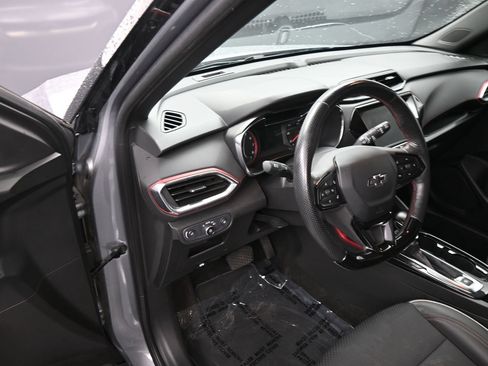 Used 2023 Chevrolet TrailBlazer RS w/ Convenience Package FWD image 12