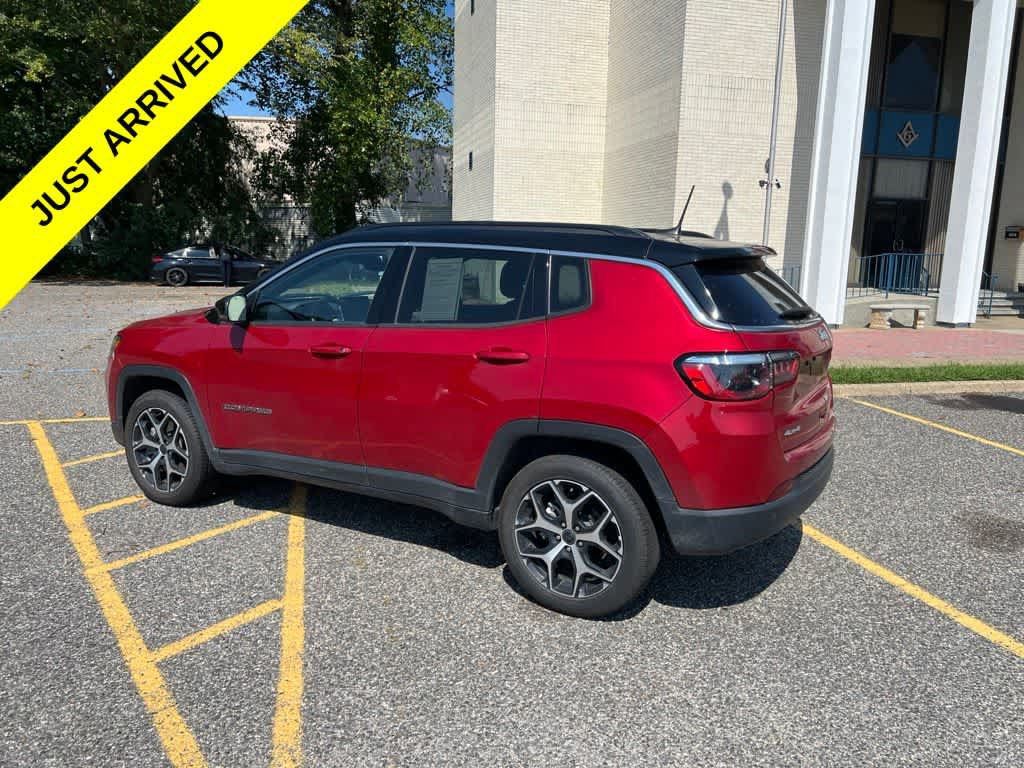 Used 2025 Jeep Compass Limited AWD/4WD image 3