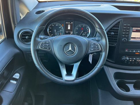 Used 2018 Mercedes-Benz Metris Passenger image 16