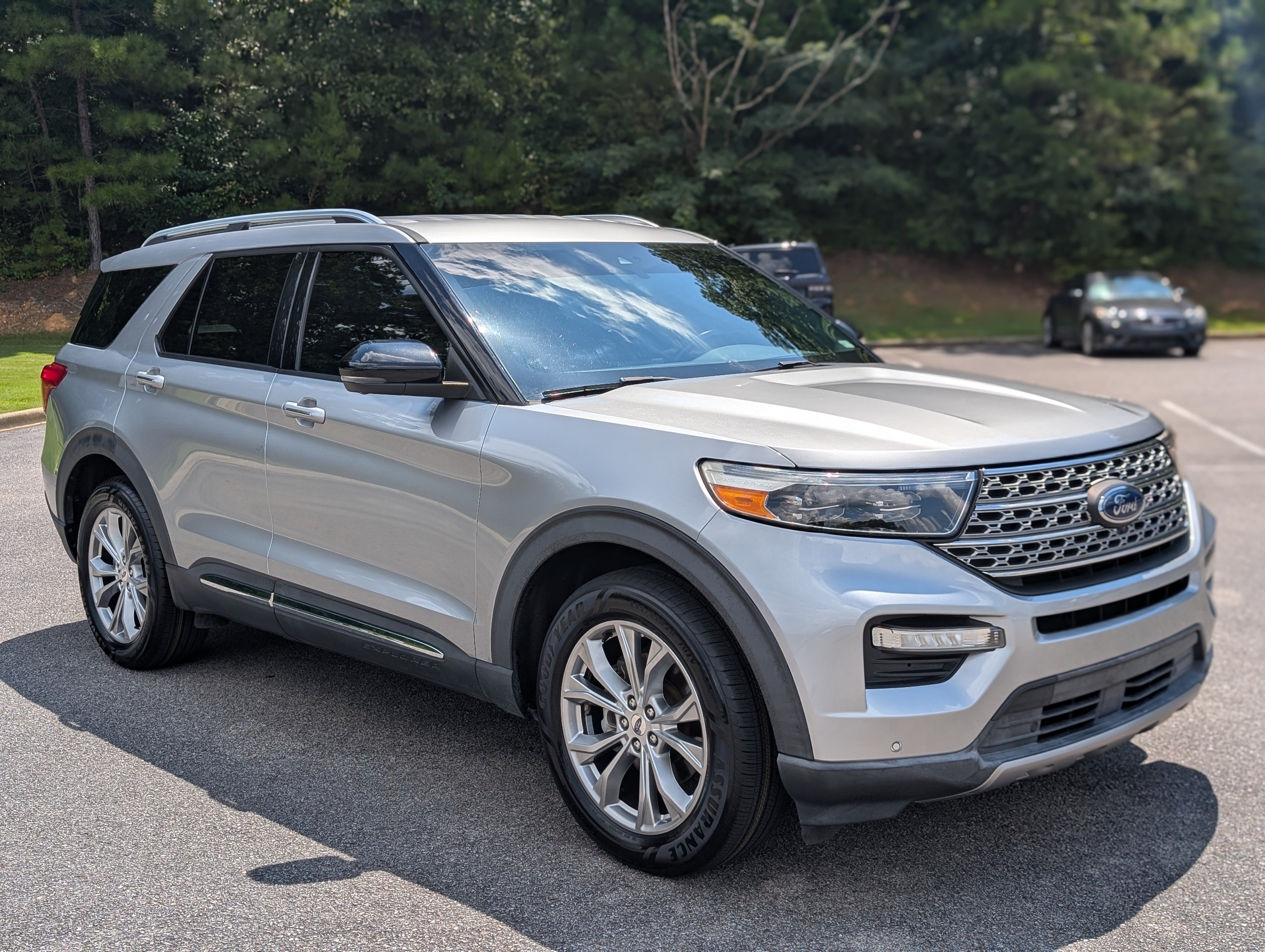 Used 2020 Ford Explorer Limited AWD/4WD image 11