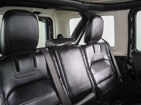 Used 2022 Jeep Wrangler Unlimited Sahara AWD/4WD image 28