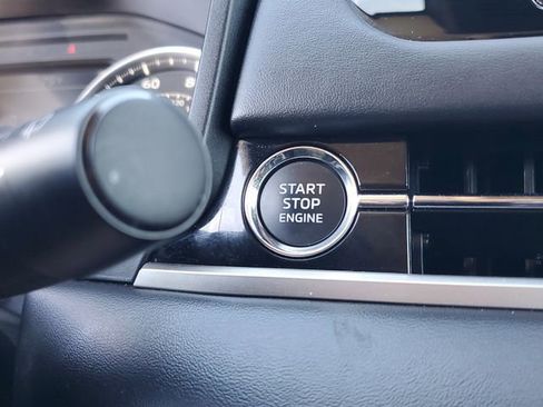 Used 2025 Mitsubishi Outlander SE image 30