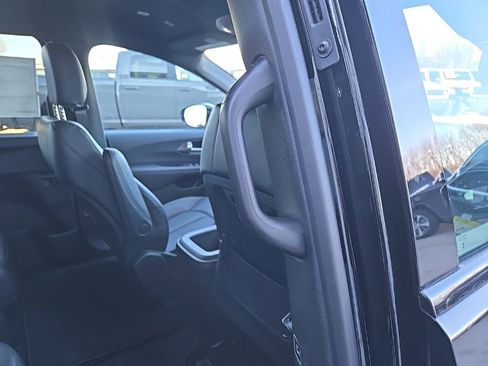 New 2026 Chrysler Pacifica Select w/ S Appearance Package image 78