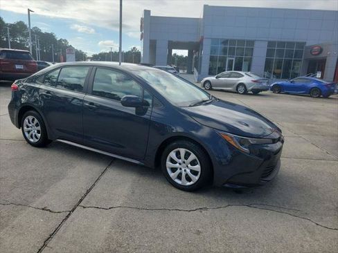 Certified 2025 Toyota Corolla LE image 9