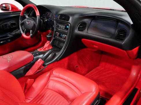 Used 2000 Chevrolet Corvette Convertible w/ Memory Pkg image 69